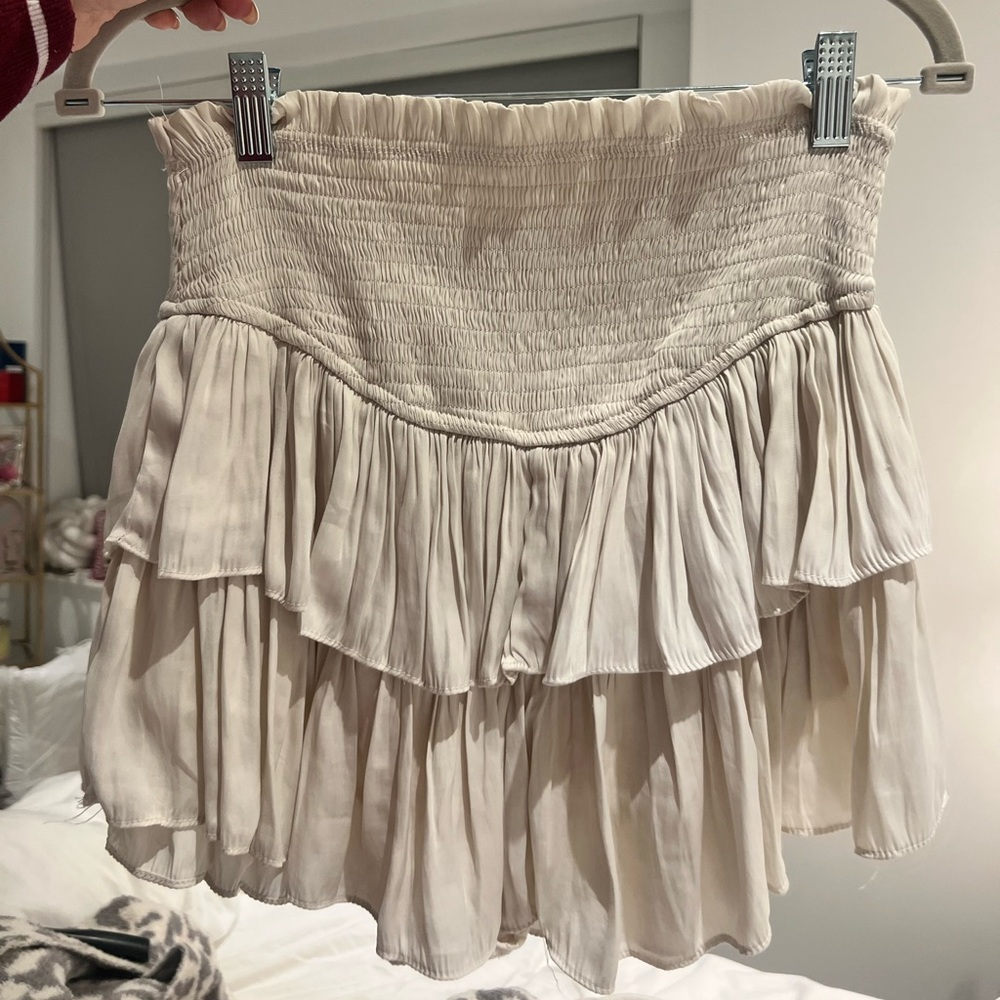 Beige flowy mini skirt